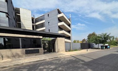 Venta con renta Depto 3 ambientes c/balcón y 2 cocheras Pilar La lonja