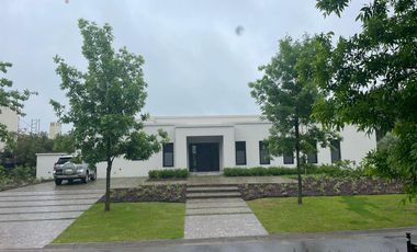 Alquiler Temporario Casa 4 Dormitorios en Pilará