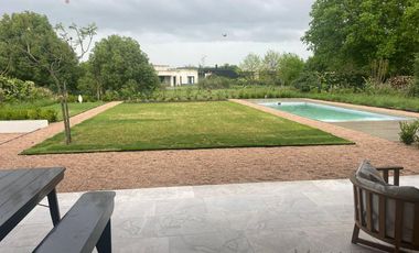 Alquiler Temporario Casa 4 Dormitorios en Pilará