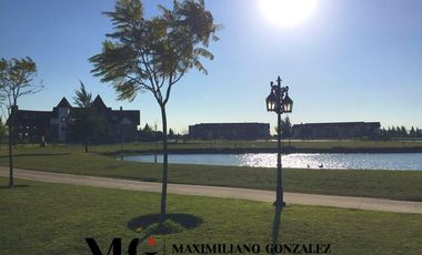 Lote con fondo a la laguna en venta - El Principado Barrio Cerrado Canning