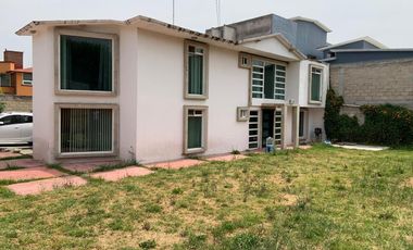 Hermosa casa en privada Adolfo Lopez,  Metepec, Edo. de México.