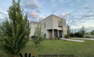 Casa venta y alquiler Santo Domingo Esteban Echeverría