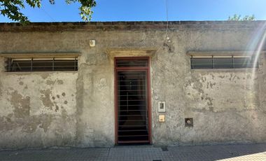 Venta casa de 2 dormitorios APTA CRÉDITO en barrio Matheu