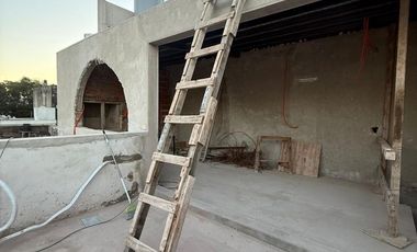 Casa en venta 3 dormitorios, patio -terraza-pileta. B. Pichincha