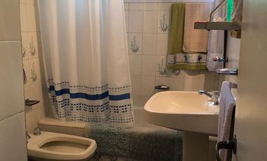 Chalet de 4 ambientes con cochera y dependencia en venta en Olivos