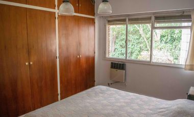 Chalet de 4 ambientes con cochera y dependencia en venta en Olivos