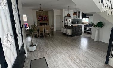 Casa 4 Ambientes en venta y alquiler - opcional extra muebles - APTA CREDITO Barrio la Candida