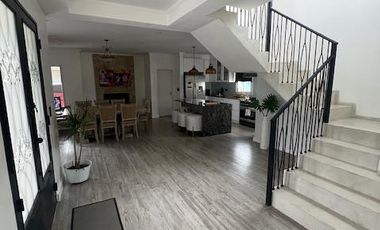 Casa 4 Ambientes en venta y alquiler - opcional extra muebles - APTA CREDITO Barrio la Candida