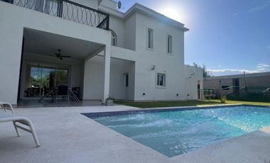 Casa 4 Ambientes en venta y alquiler - opcional extra muebles - APTA CREDITO Barrio la Candida