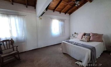 Casa en duplex de 3 dorm entre Guido y Padre Acevedo - Beccar