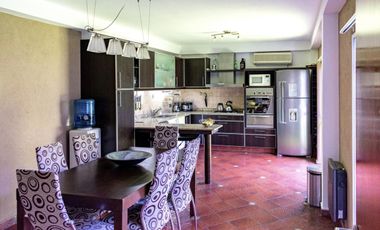 VENTA Casa con jardín, pileta y garage en Quilmes