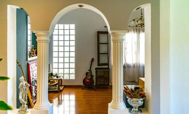 VENTA Casa con jardín, pileta y garage en Quilmes