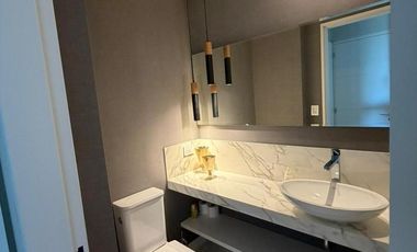 Departamento semipiso de categoría 4 ambientes con 2 cocheras amoblado en venta - Quilmes Centro