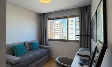 Departamento semipiso de categoría 4 ambientes con 2 cocheras amoblado en venta - Quilmes Centro