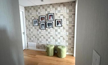 Departamento semipiso de categoría 4 ambientes con 2 cocheras amoblado en venta - Quilmes Centro