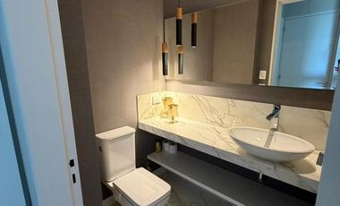 Departamento semipiso de categoría 4 ambientes con 2 cocheras amoblado en venta - Quilmes Centro