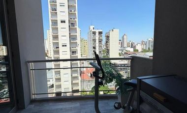 Departamento semipiso de categoría 4 ambientes con 2 cocheras amoblado en venta - Quilmes Centro