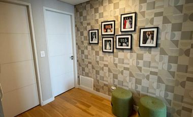 Departamento semipiso de categoría 4 ambientes con 2 cocheras amoblado en venta - Quilmes Centro