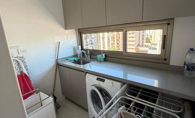 Departamento semipiso de categoría 4 ambientes con 2 cocheras amoblado en venta - Quilmes Centro