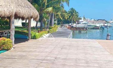 RESIDENCIA EN POKTAPOK FRENTE LAGUNA PARA REMODELAR