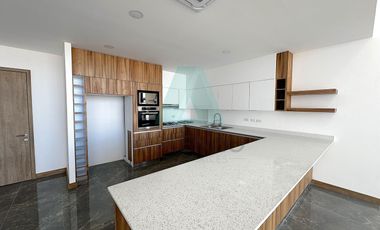 Oportunidad¡¡ Venta de Departamento en Penhouse, en Torre Río, Armmal