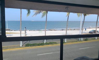 BLVD. AVILA CAMACHO, Casa en VENTA con ALBERCA, recamara en planta baja y VISTA AL MAR