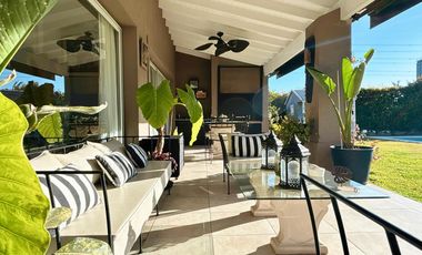 Venta Impecable Casa de 4 dormitorios   family   dependencia en Nordelta, Barrio Tipas