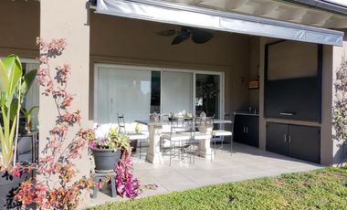 Venta Impecable Casa de 4 dormitorios   family   dependencia en Nordelta, Barrio Tipas