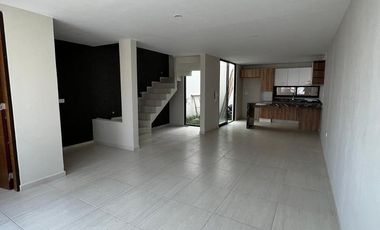 AE *CASA EN VENTA EN FRACCIONAMIENTO LAS CUMBRES, CARR. FEDERAL MÉXICO- PUEBLA.