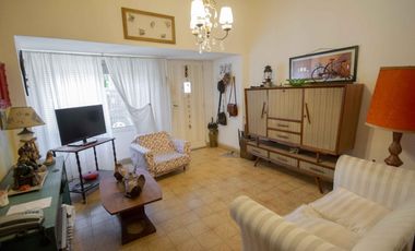 Casa de 6 ambientes en venta en Olivos