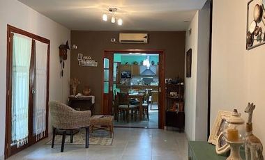 IMPORTANTE CASA EN VENTA EN MARCOS PAZ, IDEAL INVERSOR