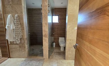 CASA EN VENTA EN CLUB DE GOLF