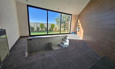 CASA EN VENTA EN CLUB DE GOLF