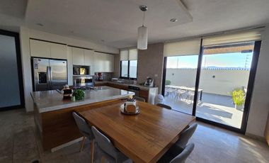 CASA EN VENTA EN CLUB DE GOLF