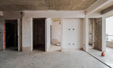 Venta Departamento 2 ambientes Villa Urquiza Piso completo, balcón corrido y palier privado