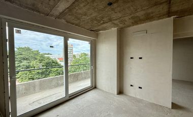 Venta Departamento 2 ambientes Villa Urquiza Piso completo, balcón corrido y palier privado