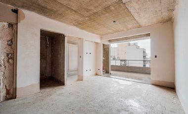 Venta Departamento 2 ambientes Villa Urquiza Piso completo, balcón corrido y palier privado