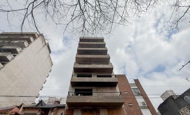 Venta Departamento 2 ambientes Villa Urquiza Piso completo, balcón corrido y palier privado