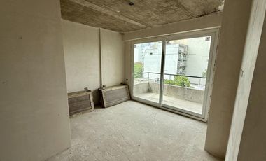 Venta Departamento 2 ambientes Villa Urquiza Piso completo, balcón corrido y palier privado