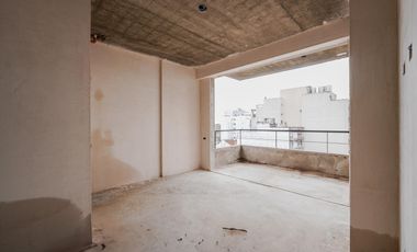 Venta Departamento 2 ambientes Villa Urquiza Piso completo, balcón corrido y palier privado