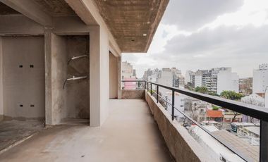 Venta Departamento 2 ambientes Villa Urquiza Piso completo, balcón corrido y palier privado