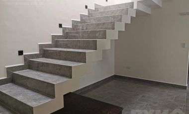 CASA EN VENTA EN FRACCIONAMIENTO PRIVADO AL SUR DE MONTERREY, EQUIPADA