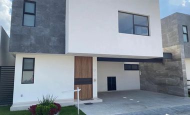 VENTA DE CASA EN RESIDENCIAL ZIRANDA EN METEPEC