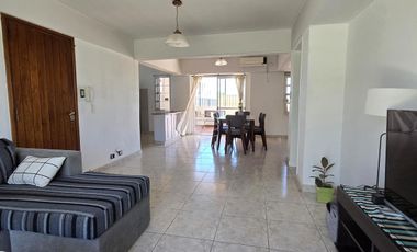 Venta - Local comercial y Departamento sobre San Juan  - L018