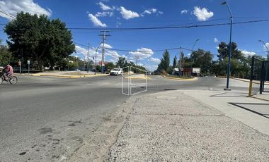 Venta - Local comercial y Departamento sobre San Juan  - L018