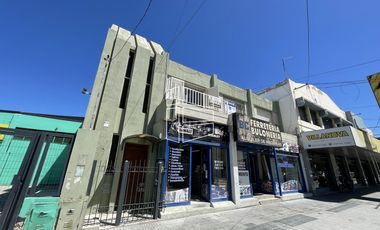 Venta - Local comercial y Departamento sobre San Juan  - L018