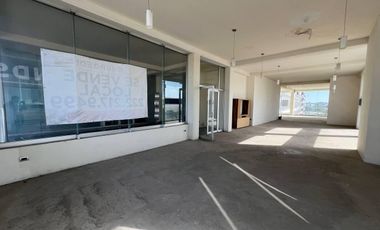 LOCAL EN VENTA EN TORRE FORJADORES, ZONA FORJADORES.
