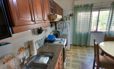 CASA 3 AMBIENTES CON AMPLIO PATIO Y TERRAZA