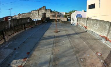 CASA 3 AMBIENTES CON AMPLIO PATIO Y TERRAZA