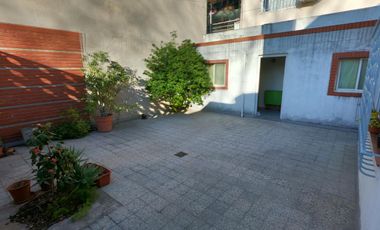 CASA 3 AMBIENTES CON AMPLIO PATIO Y TERRAZA